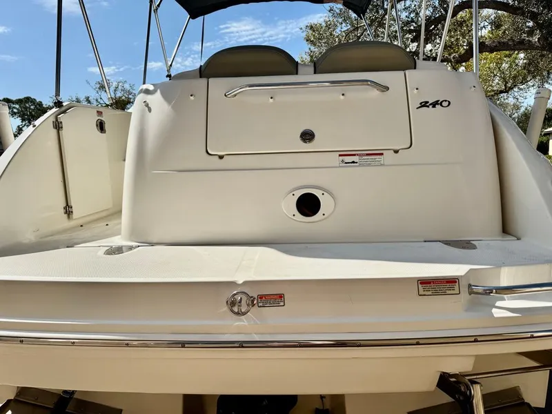 Slide: The Image of Sea Ray 240 Sundancer 2006 - 30