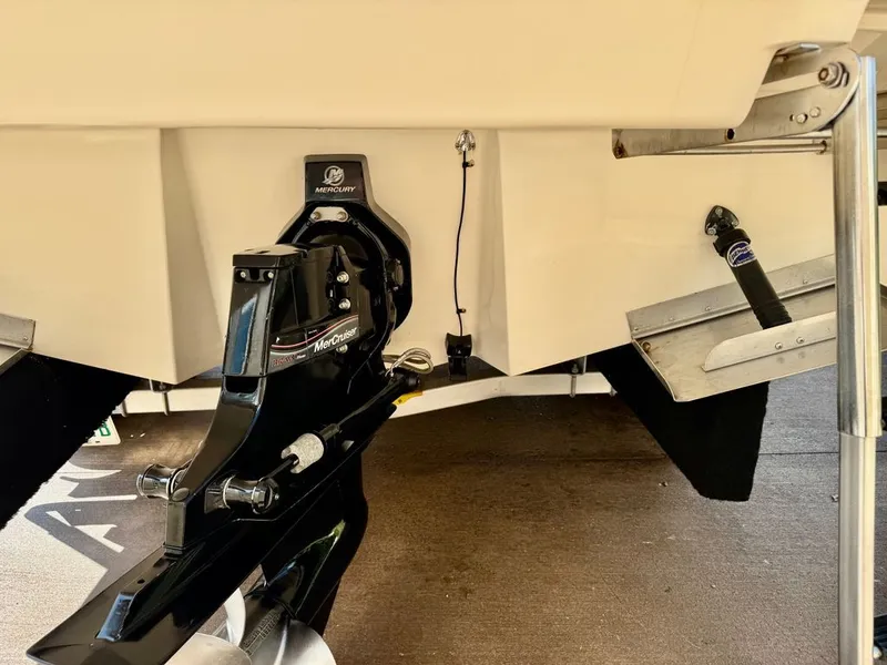 Slide: The Image of Sea Ray 240 Sundancer 2006 - 40