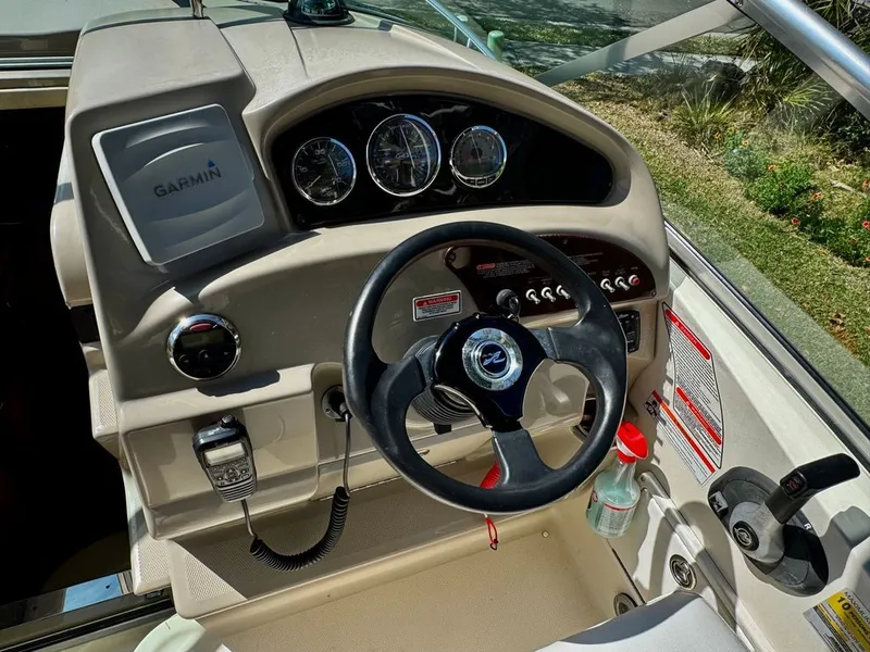 Slide: The Image of Sea Ray 240 Sundancer 2006 - 6