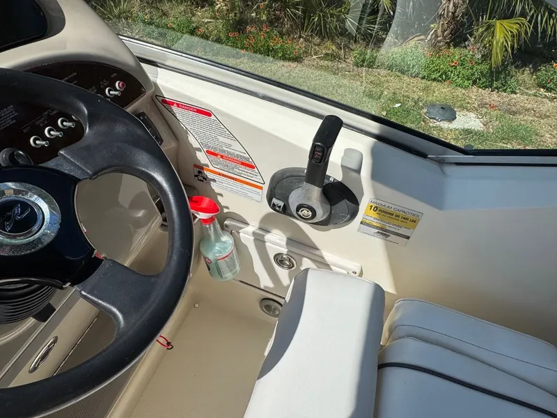 Slide: The Image of Sea Ray 240 Sundancer 2006 - 7