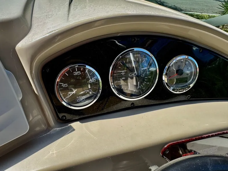 Slide: The Image of Sea Ray 240 Sundancer 2006 - 8