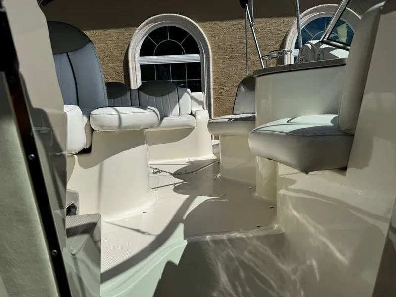 Slide: The Image of Sea Ray 240 Sundancer 2006 - 9