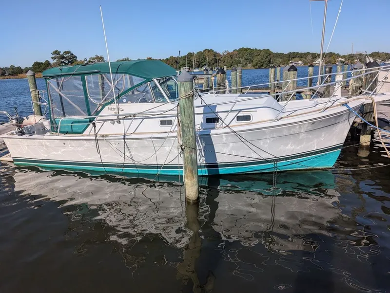 Slide: The Image of Mainship Pilot 30 2000 - 7