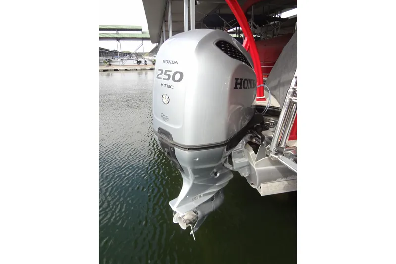 Slide: The Image of 2022 Berkshire 25RFX STS 3.0 with Honda 250 VTEC outboard motor on water. - 51