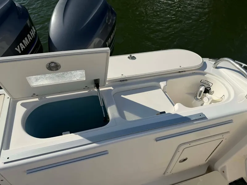 Slide: The Image of Century 3200 Walk-Around 2007 - 37