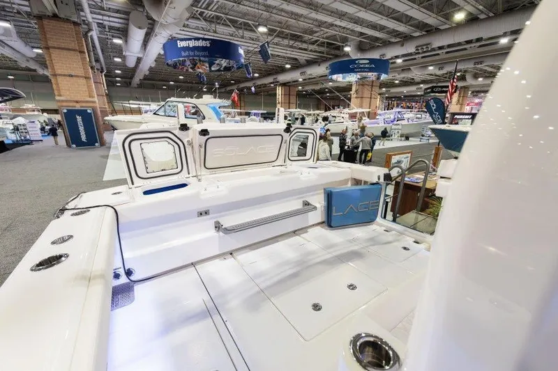 Slide: The Image of Transom Livewells & Insulated Box - 13