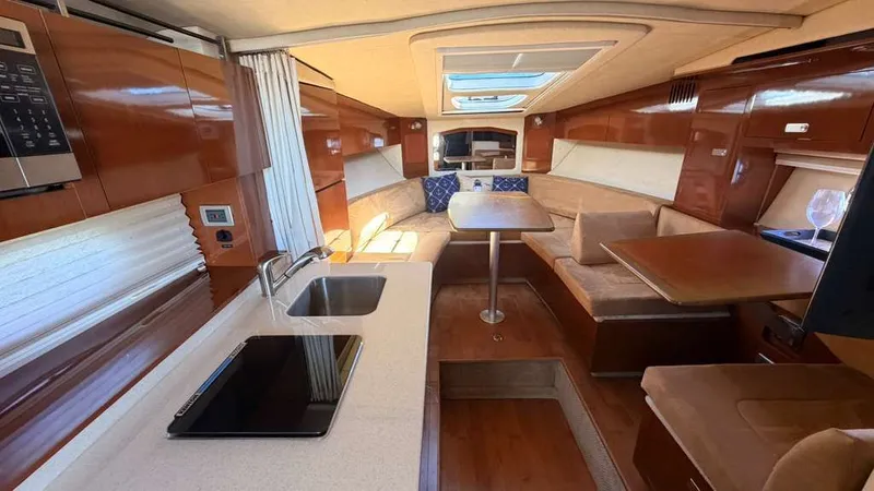 Slide: The Image of Interior of 2010 Sea Ray Sundancer 310 yacht. - 20