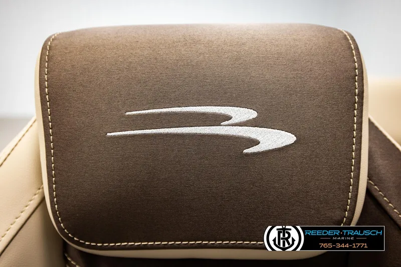 Slide: The Image of 2026 Bennington SSBSF boat seat with logo, featuring Reeder-Trausch Marine branding. - 38