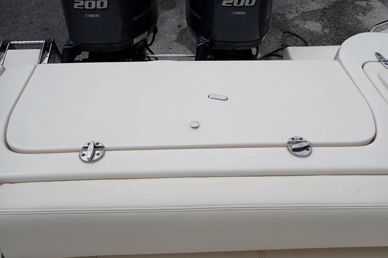 Slide: The Image of 2016 Grady-White Freedom 275 boat with Yamaha 200 engines, rear deck view. - 20