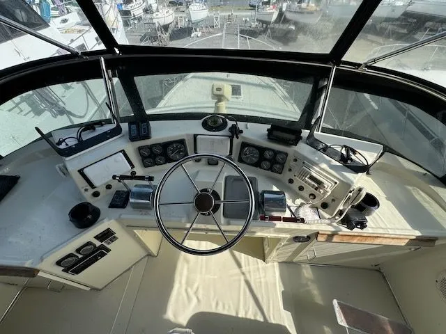 Slide: The Image of Tollycraft 34 1988 - 18