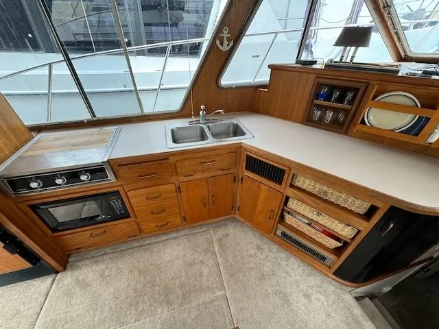 Slide: The Image of Tollycraft 34 1988 - 7