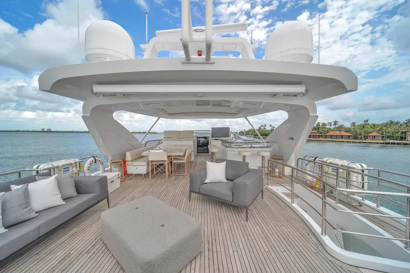 Slide: The Image of Azimut Grande 30M 2017 - 83