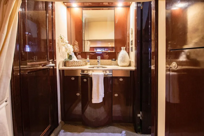 Slide: The Image of Luxurious bathroom on a 2008 Sea Ray 48 Sundancer yacht. - 25