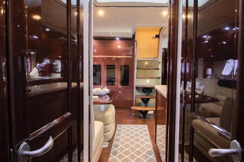 Slide: The Image of Luxurious interior of 2008 Sea Ray 48 Sundancer yacht. - 31