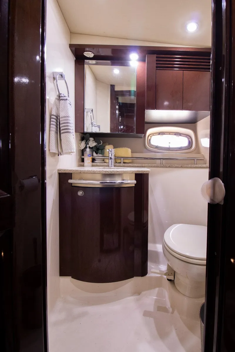 Slide: The Image of Luxurious bathroom in a 2008 Sea Ray 48 Sundancer yacht. - 32