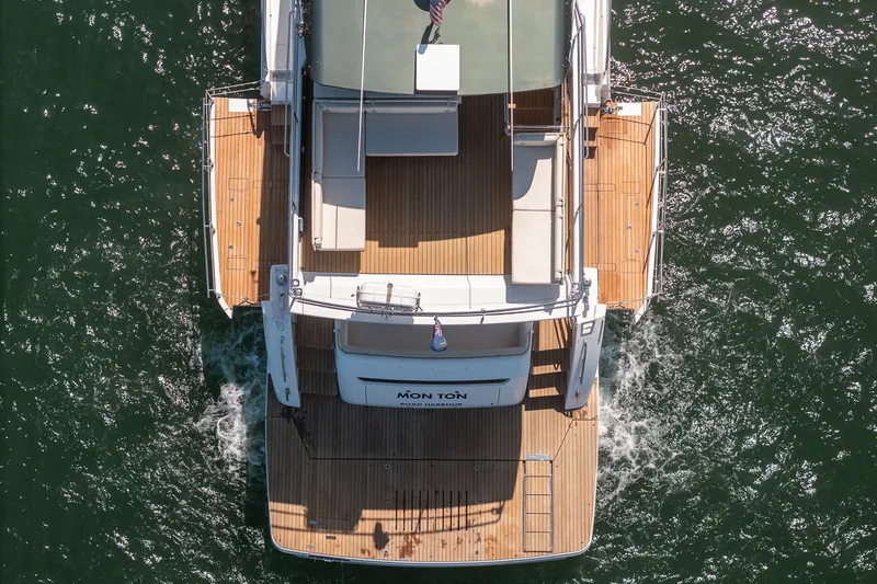 Slide: The Image of Schaefer 660 2021 - 10