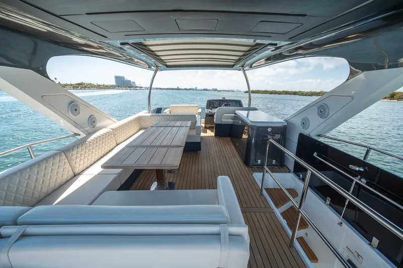 Slide: The Image of Schaefer 660 2021 - 106