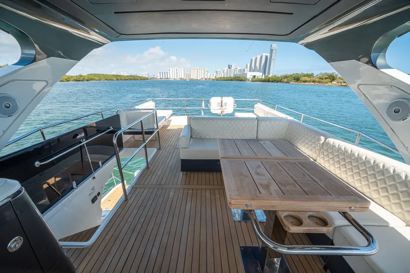 Slide: The Image of Schaefer 660 2021 - 116