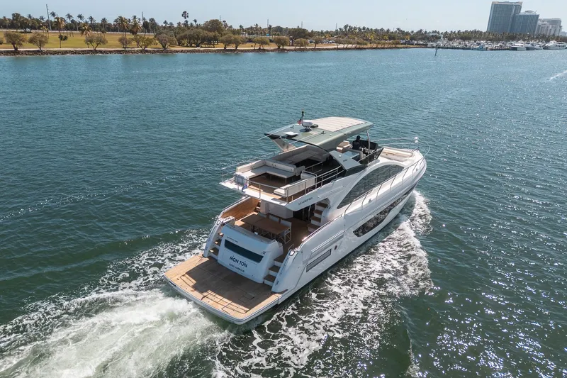 Slide: The Image of Schaefer 660 2021 - 13