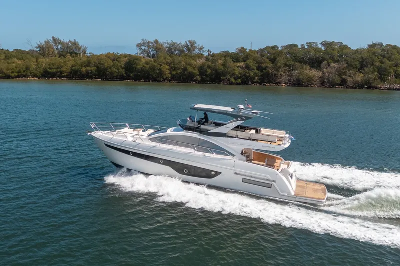 Slide: The Image of Schaefer 660 2021 - 18