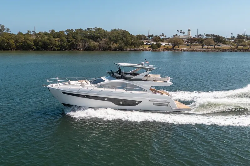 Slide: The Image of Schaefer 660 2021 - 19