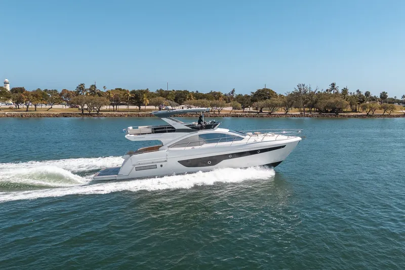 Slide: The Image of Schaefer 660 2021 - 22