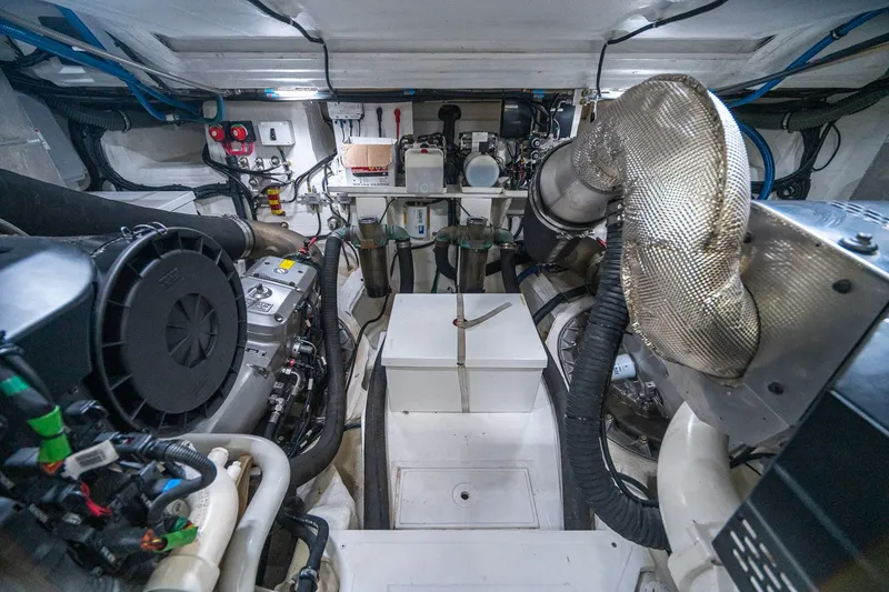 Slide: The Image of Schaefer 660 2021 - 34