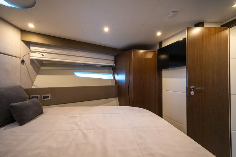 Slide: The Image of Schaefer 660 2021 - 39