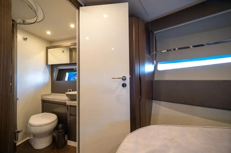 Slide: The Image of Schaefer 660 2021 - 40