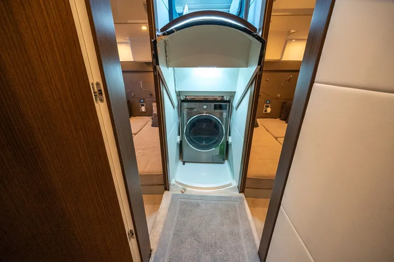 Slide: The Image of Schaefer 660 2021 - 49