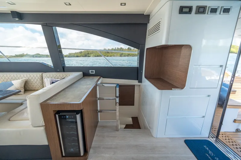 Slide: The Image of Schaefer 660 2021 - 56