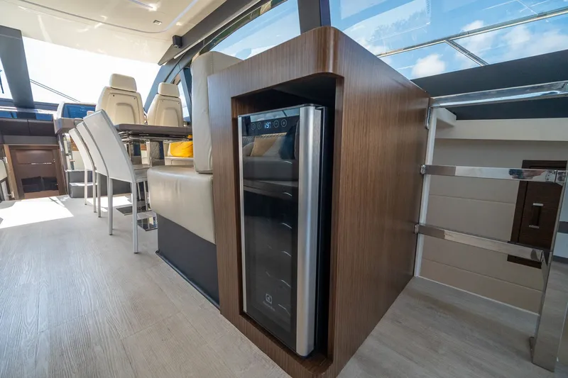 Slide: The Image of Schaefer 660 2021 - 57