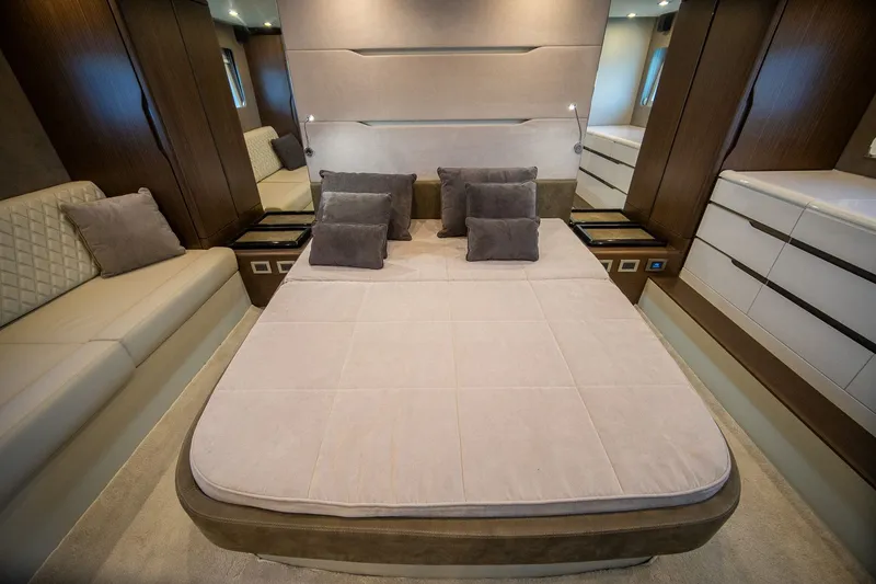 Slide: The Image of Schaefer 660 2021 - 67