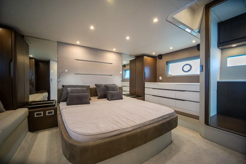 Slide: The Image of Schaefer 660 2021 - 68