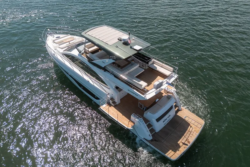 Slide: The Image of Schaefer 660 2021 - 7