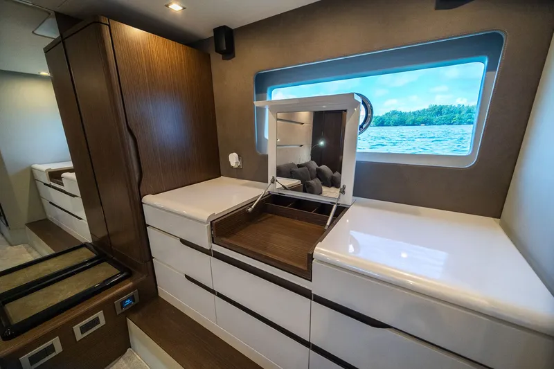 Slide: The Image of Schaefer 660 2021 - 71