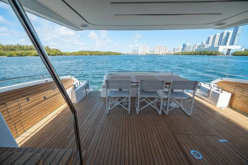 Slide: The Image of Schaefer 660 2021 - 77