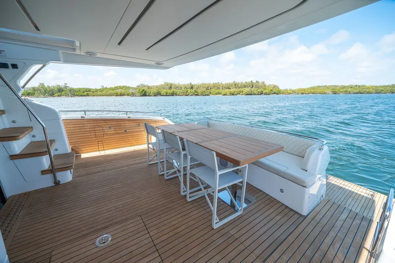 Slide: The Image of Schaefer 660 2021 - 79