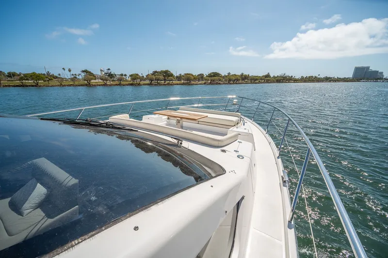 Slide: The Image of Schaefer 660 2021 - 89