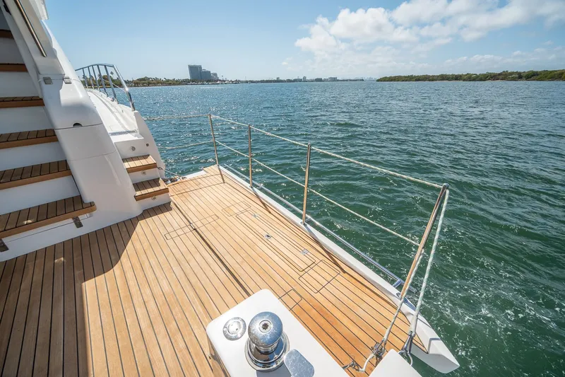 Slide: The Image of Schaefer 660 2021 - 99