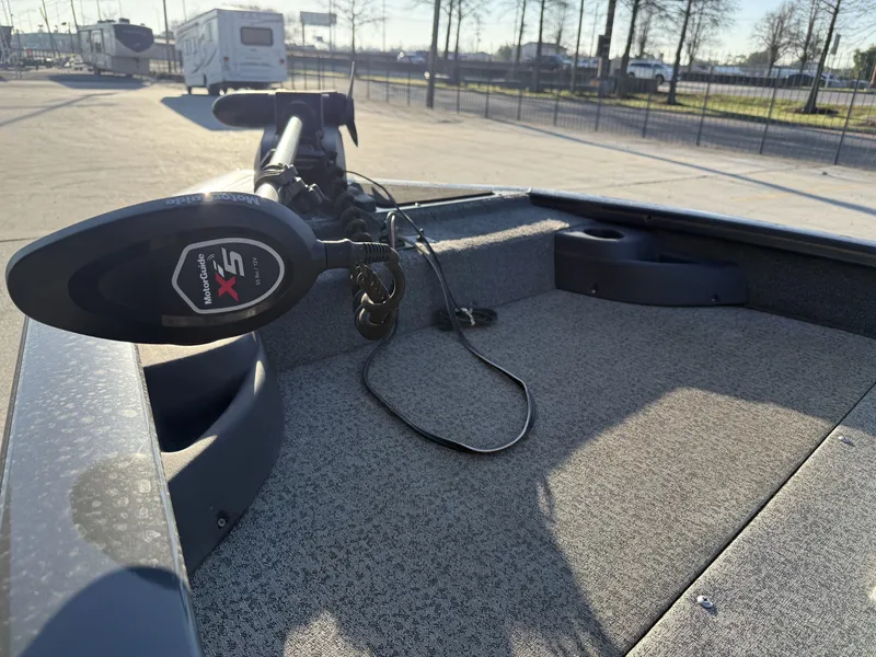 Slide: The Image of Tracker Pro 175 2020 - 4