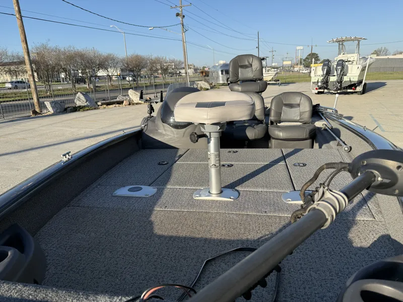 Slide: The Image of Tracker Pro 175 2020 - 5