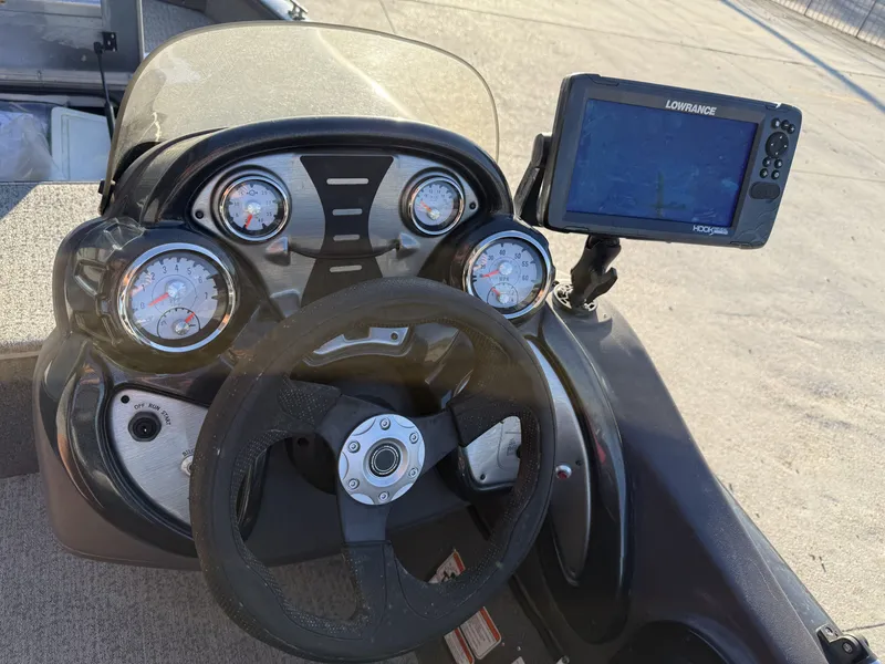 Slide: The Image of Tracker Pro 175 2020 - 6