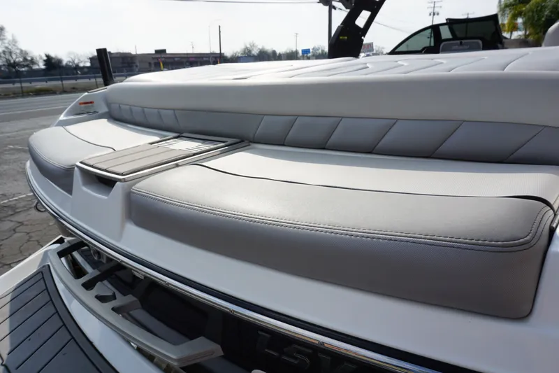 Slide: The Image of Malibu Wakesetter 25 LSV 2018 - 18