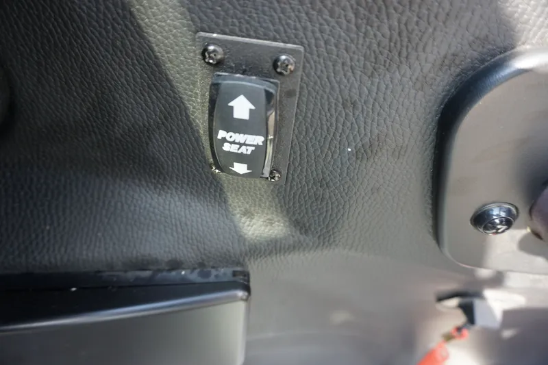 Slide: The Image of Malibu Wakesetter 25 LSV 2018 - 22