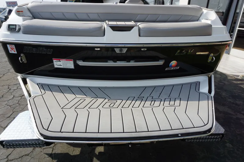 Slide: The Image of Malibu Wakesetter 25 LSV 2018 - 5