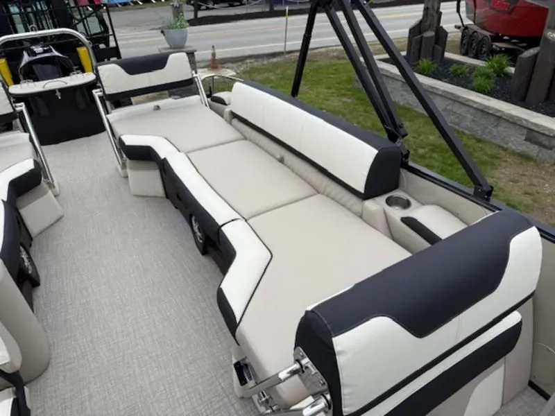 Slide: The Image of Avalon Catalina Quad 2025 - 15