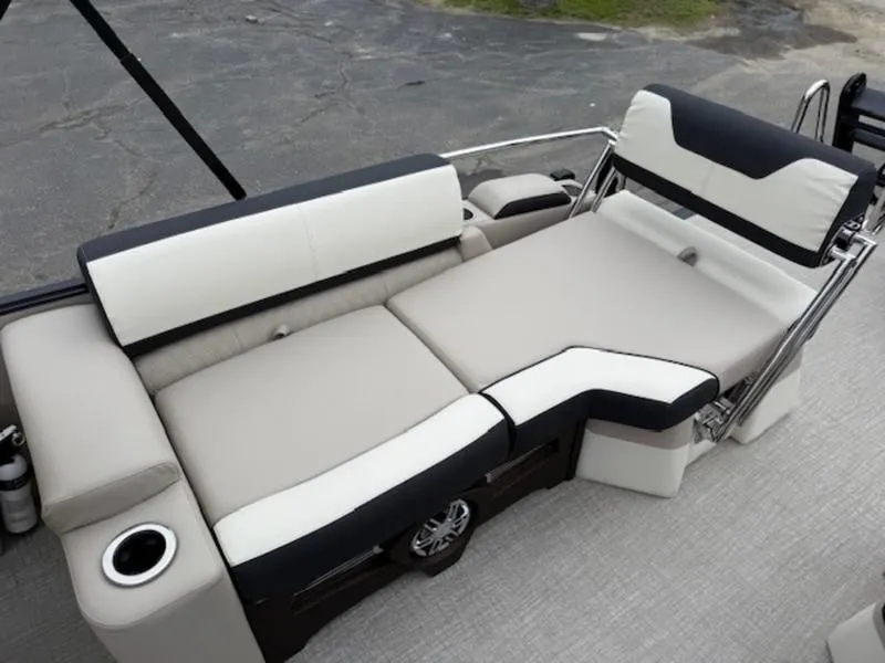 Slide: The Image of Avalon Catalina Quad 2025 - 8