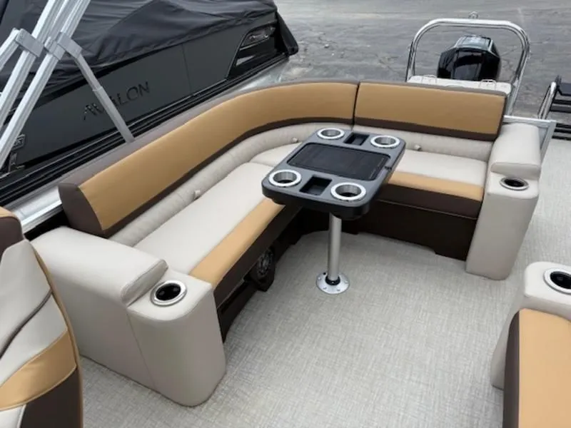 Slide: The Image of Avalon LSZ 2025 - 15