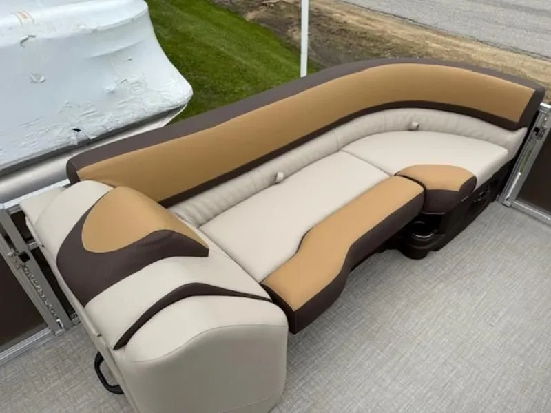 Slide: The Image of Avalon LSZ 2025 - 16